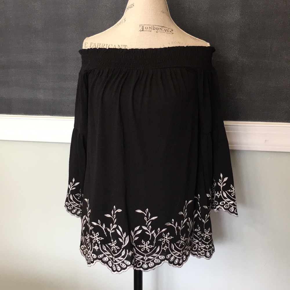 White House Black Market Off Shoulder Top S